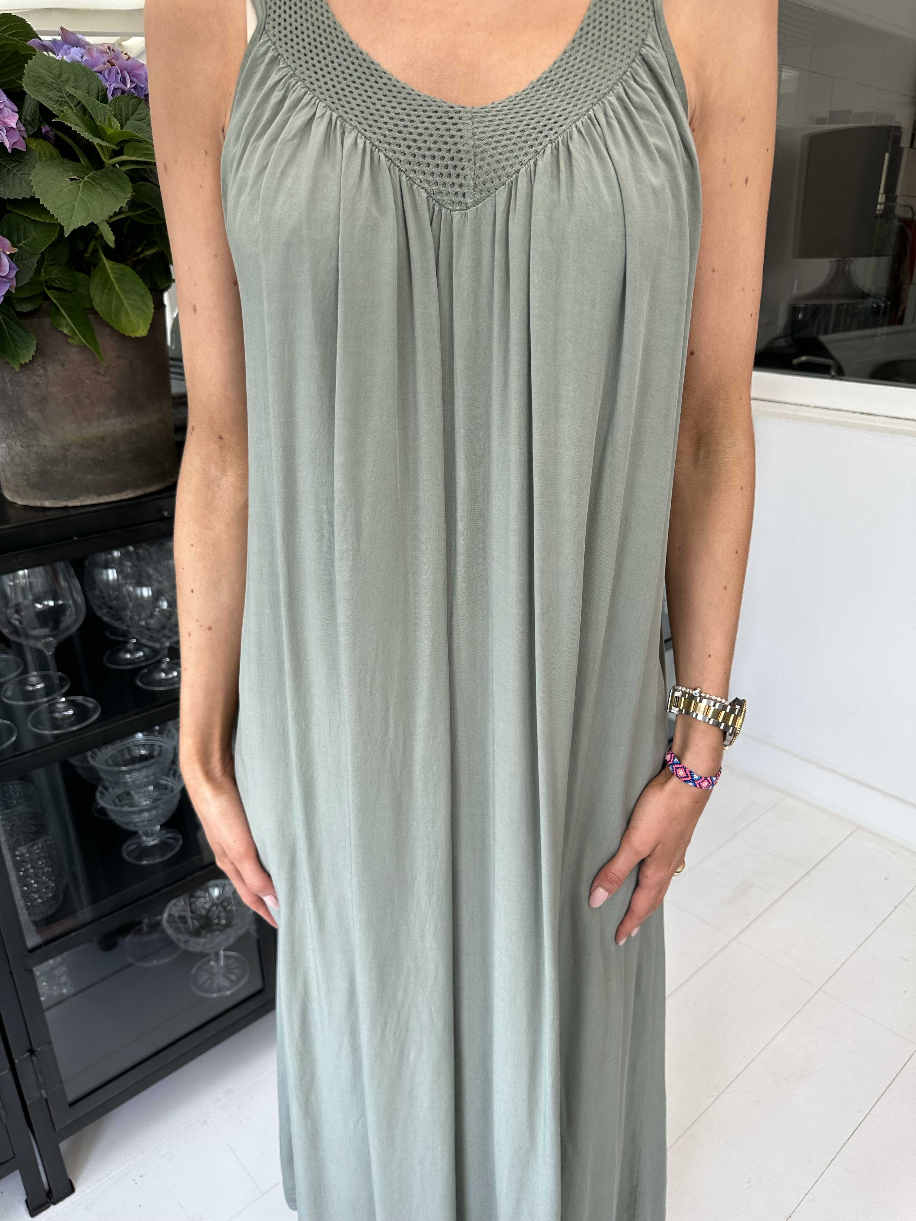 Arizona - Lang sommerkjole med brede stropper